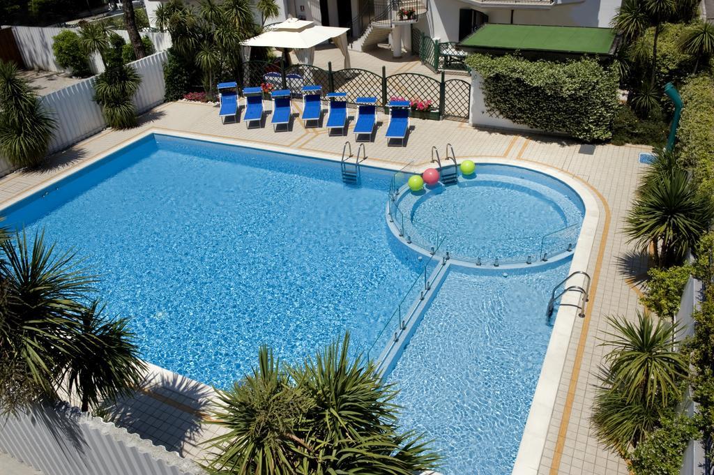 Residence Acquamarina Σαν Μπενεντέτο ντελ Τρόντο Εξωτερικό φωτογραφία